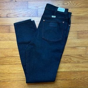 Wrangler Wriggler 612 High Rise Skinny Jean
Size 29x28 BRAND NEW